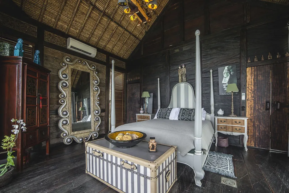 Absolute Beachfront Romantic Villa Laut-1